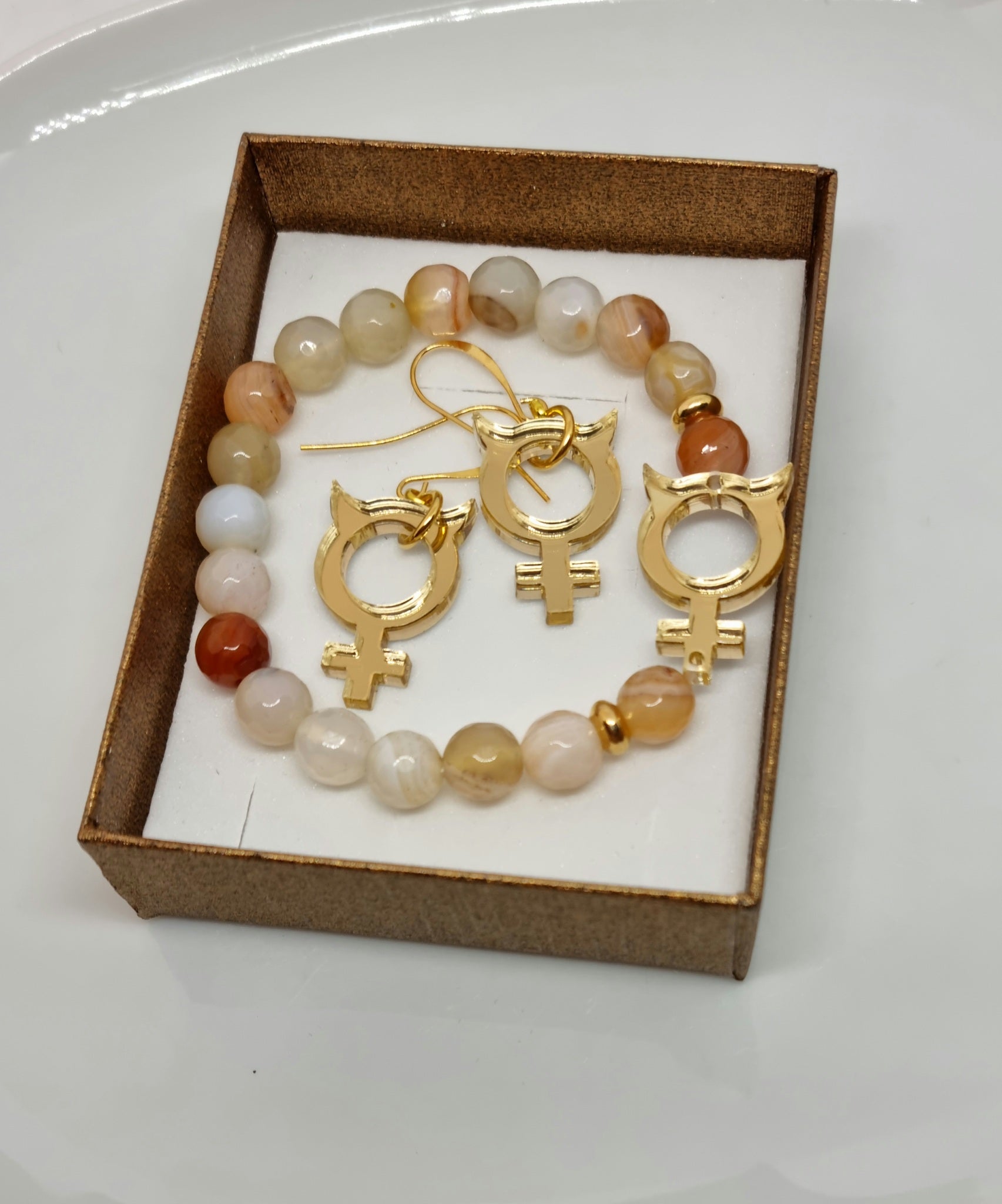 Beigemelerad Agat med Honjävel