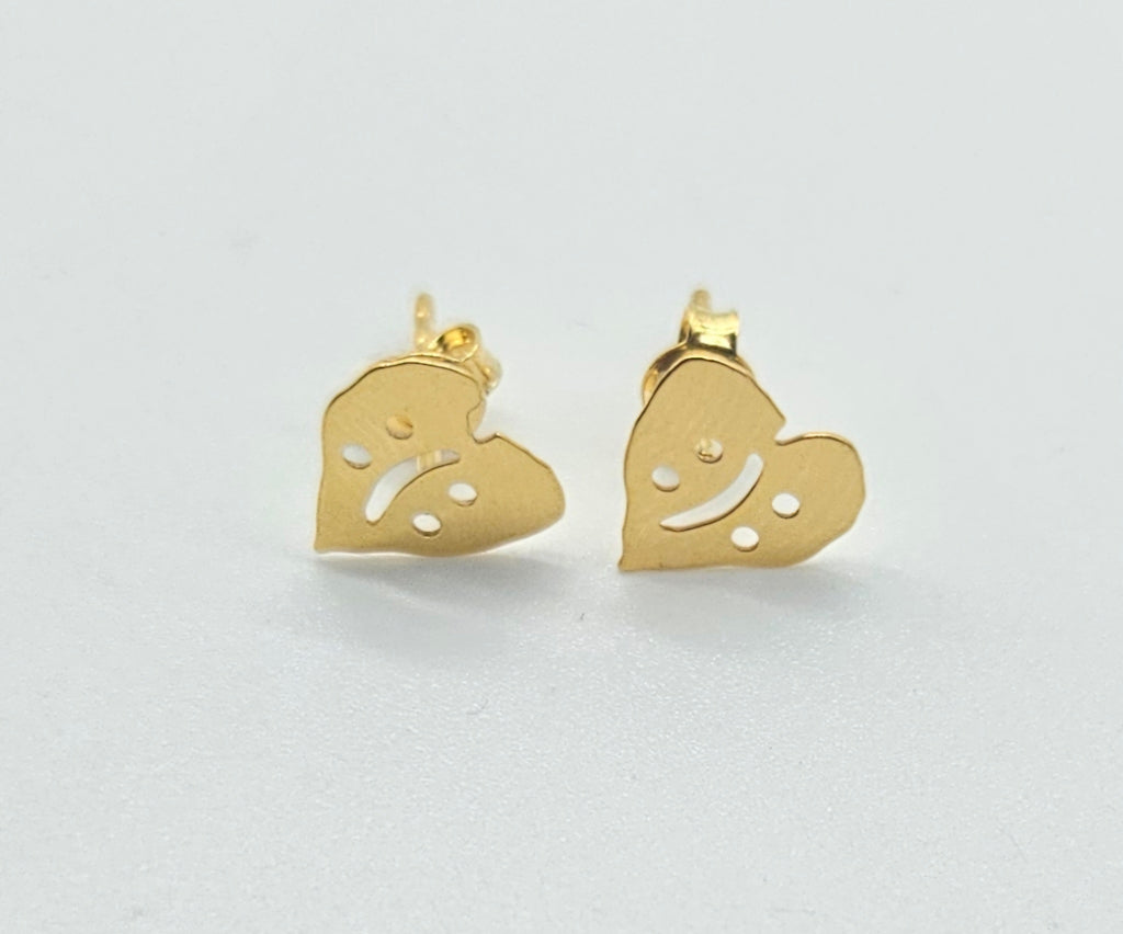Små studs guldhjärta